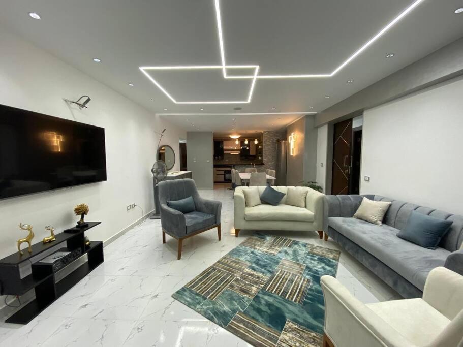 Apartment Luxury 3 Bedrooms 2 Bathrooms *