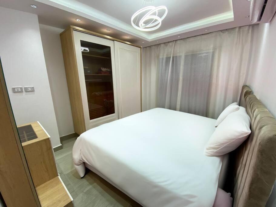 Apartment Luxury 3 Bedrooms 2 Bathrooms Cairo