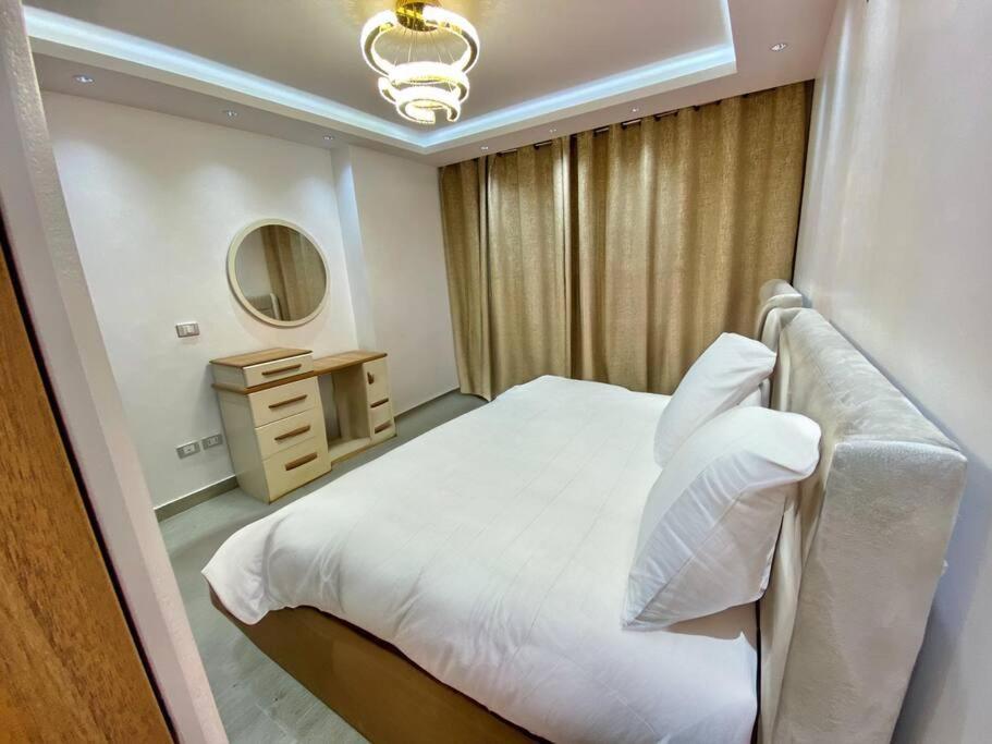 Apartment Luxury 3 Bedrooms 2 Bathrooms *