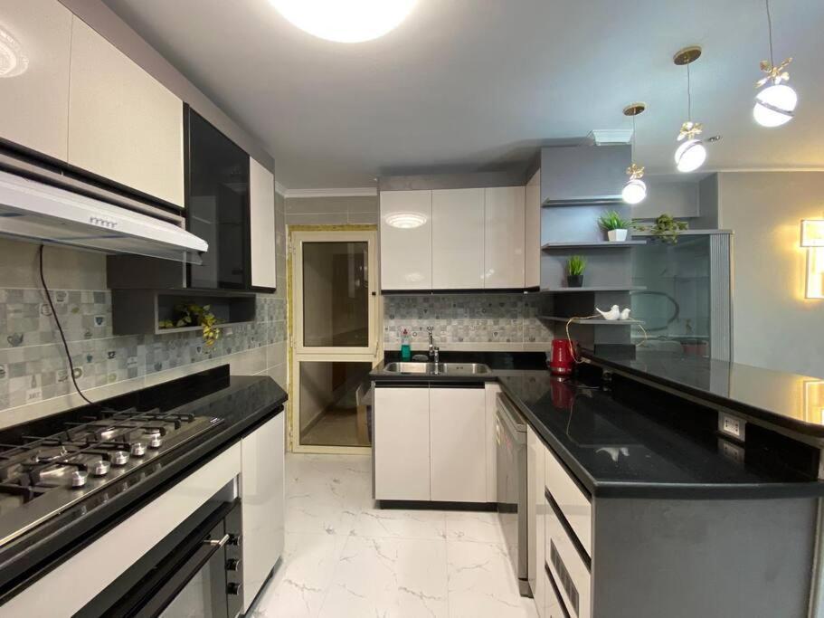 Apartamento Luxury 3 Bedrooms 2 Bathrooms Cairo