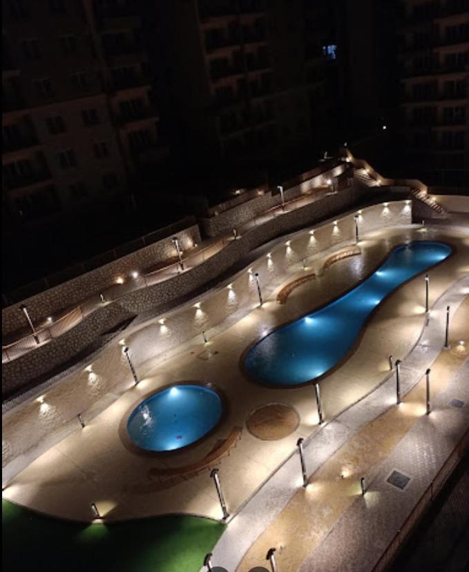Luxury 3 Bedrooms 2 Bathrooms Apartment